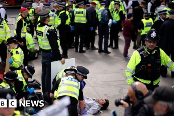 Mais de 500 detidos em protesto contra a proibição da Palestina Action em Londres