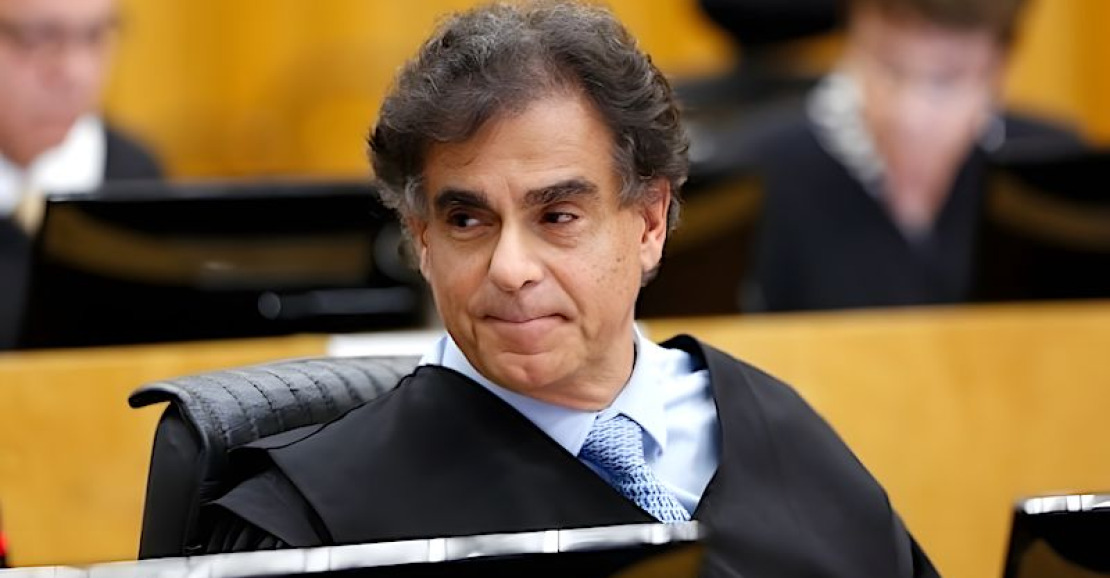 Presidente do TST adota medidas rigorosas após controvérsia dos 'vermelhos e azuis'