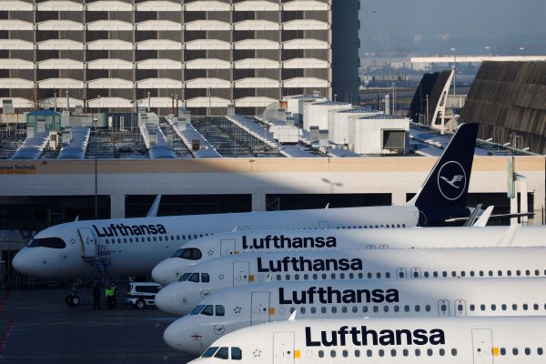 Greve na Lufthansa Impacta 100 Mil Passageiros na Alemanha