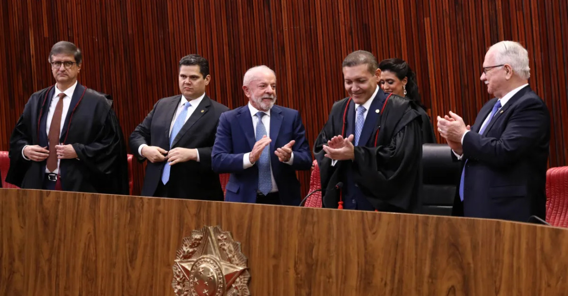Nunes Marques assume presidência do TSE e promete eleições de 2026 dentro da normalidade democrática