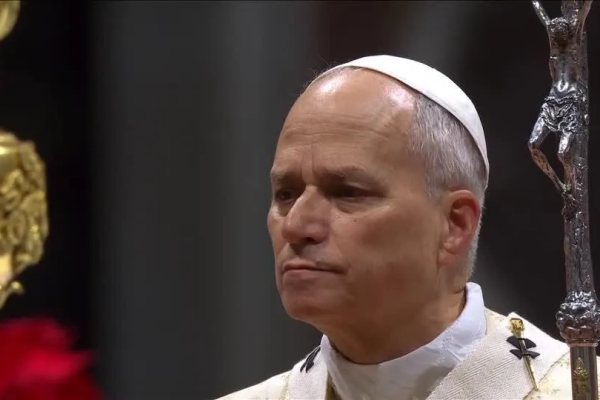 Papa Leão XIV Encoraja Paz no Oriente Médio Durante Viagem à África