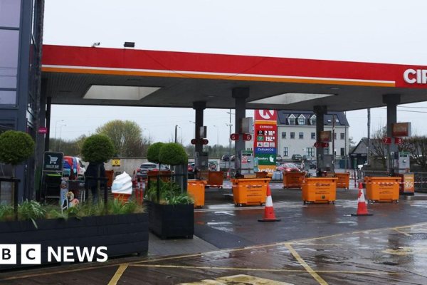 Protestos de Combustível na Irlanda Escalam: Governo Convoca Reunião de Emergência