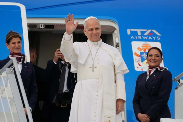 Donald Trump Intensifica Críticas ao Papa Leo XIV e Rejeita Pedido de Desculpas