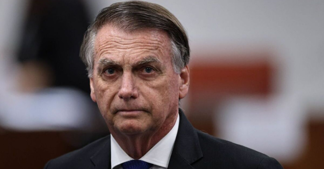 Arma de Jair Bolsonaro é apreendida com militar em blitz no DF