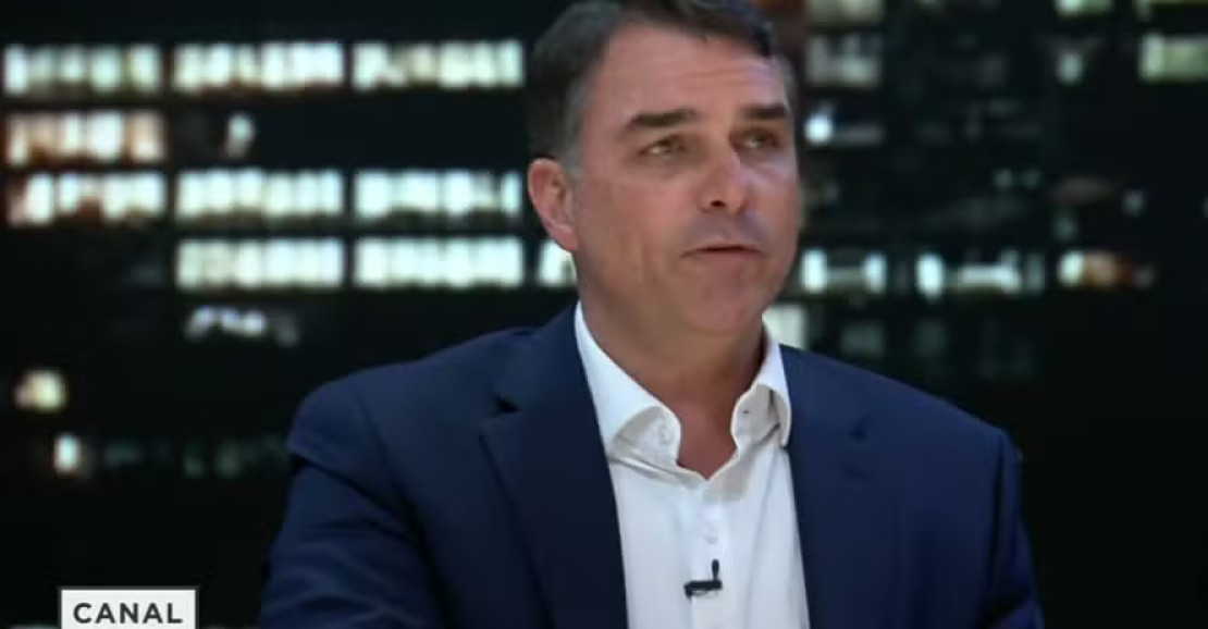 Flávio Bolsonaro confirma gravação com Michelle para campanha eleitoral