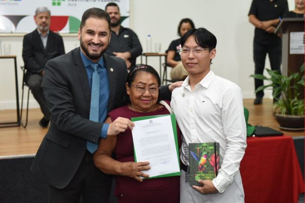 Indígena Huni Kuĩ aprovado em concurso de professor no Ifac